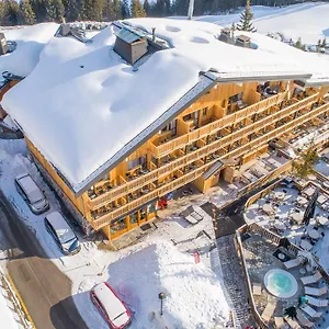 Madame & Le Mottaret Hotel